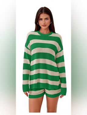 Nwt Boutique Striped Knit Sweater And High Waist Short Set